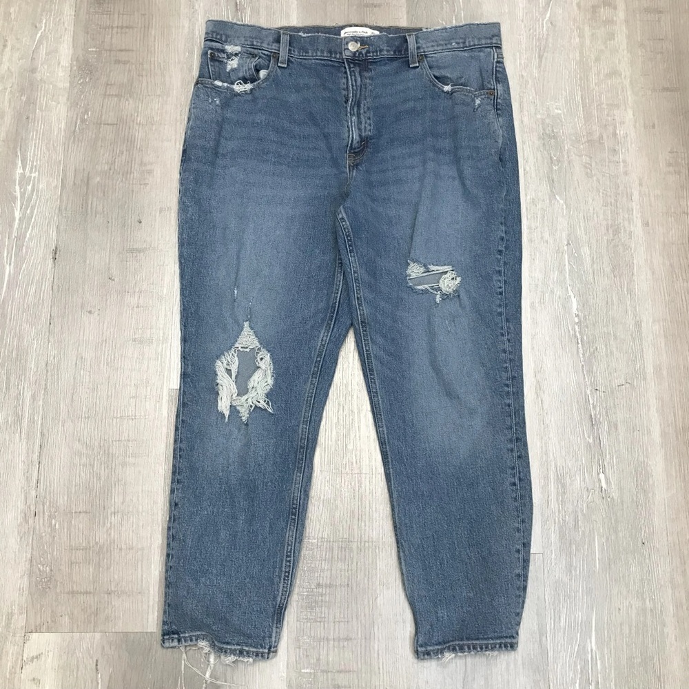 Abercrombie & Fitch High Rise Mom Jeans - Size 16